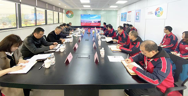 重慶市經信委副主任王春水一行蒞臨鑫源農機調研